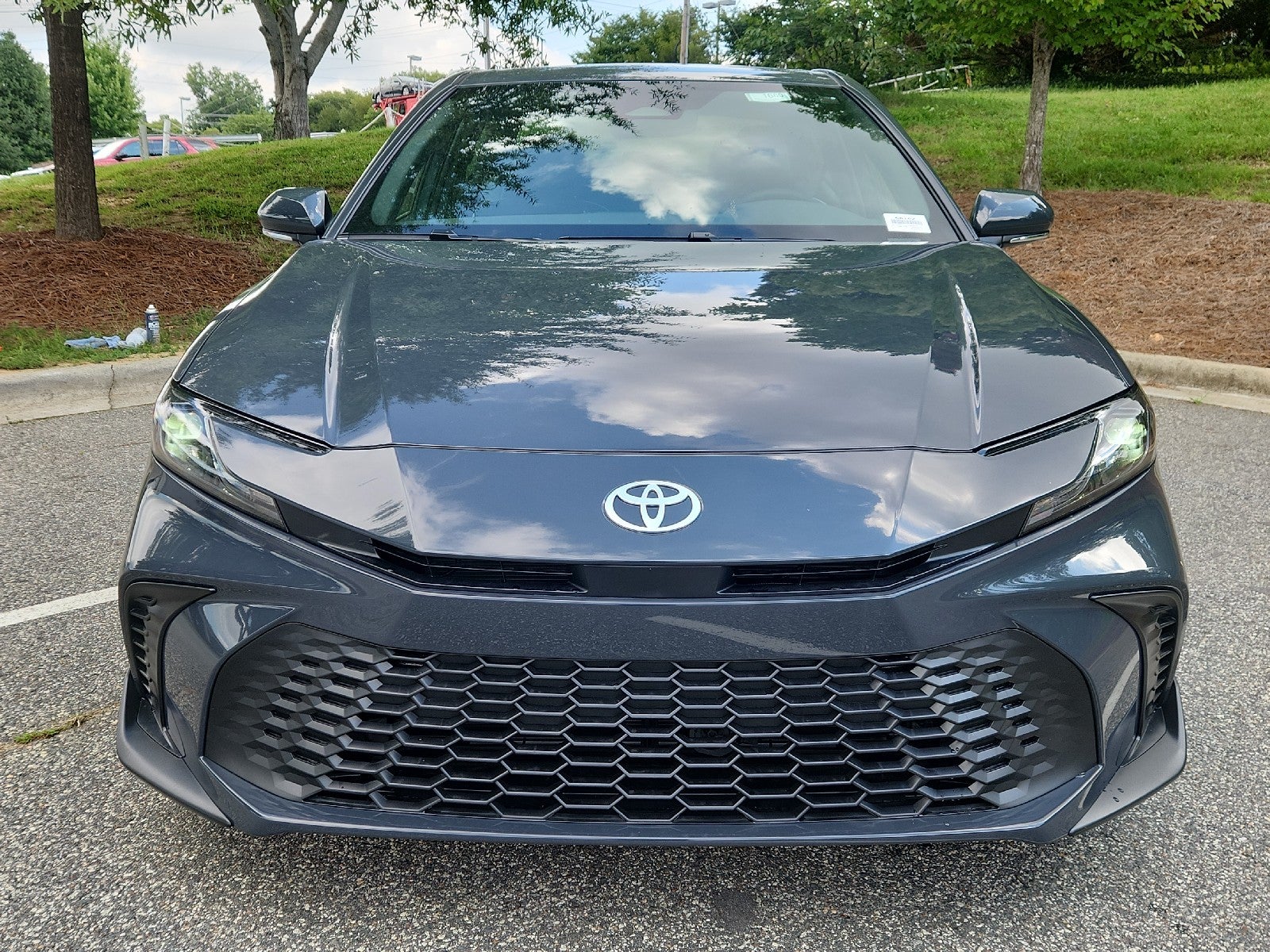 2026 Toyota Camry 4DR CVT HYB SE