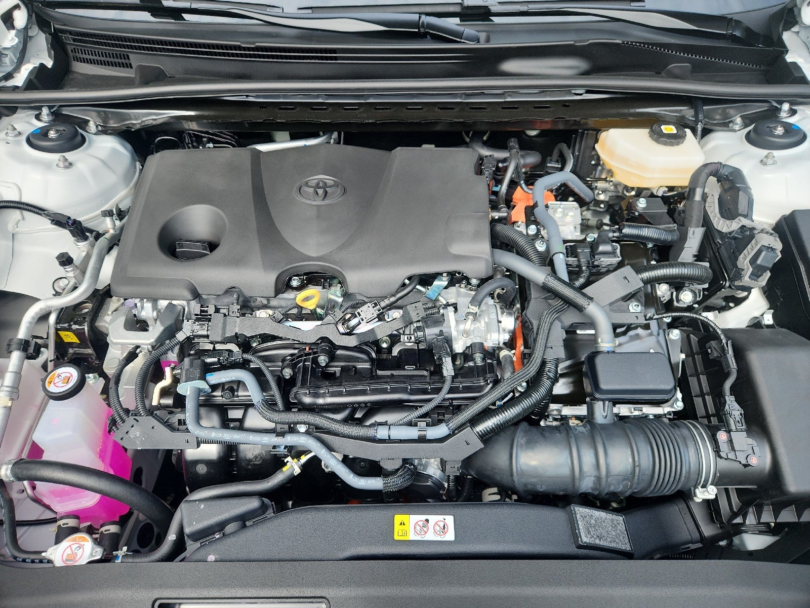 2026 Toyota Camry 4DR CVT HYB SE