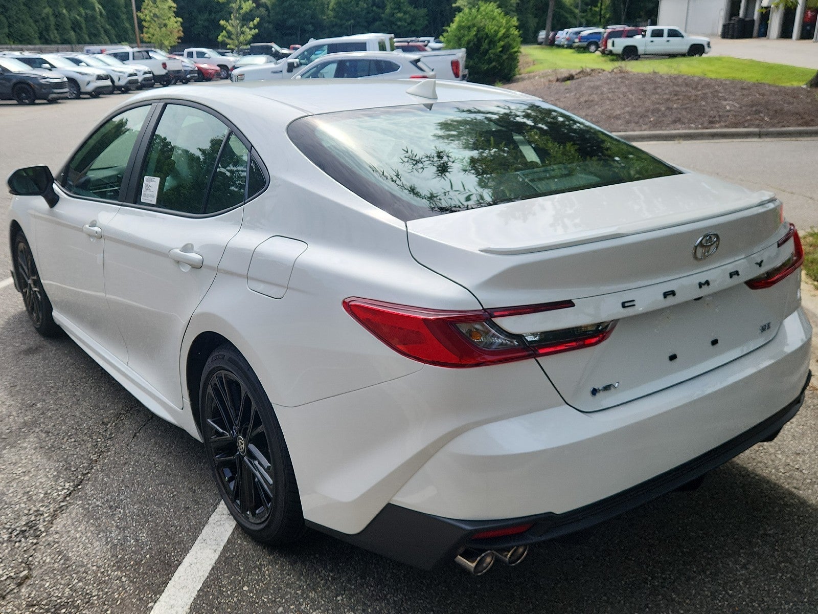 2026 Toyota Camry 4DR CVT HYB SE