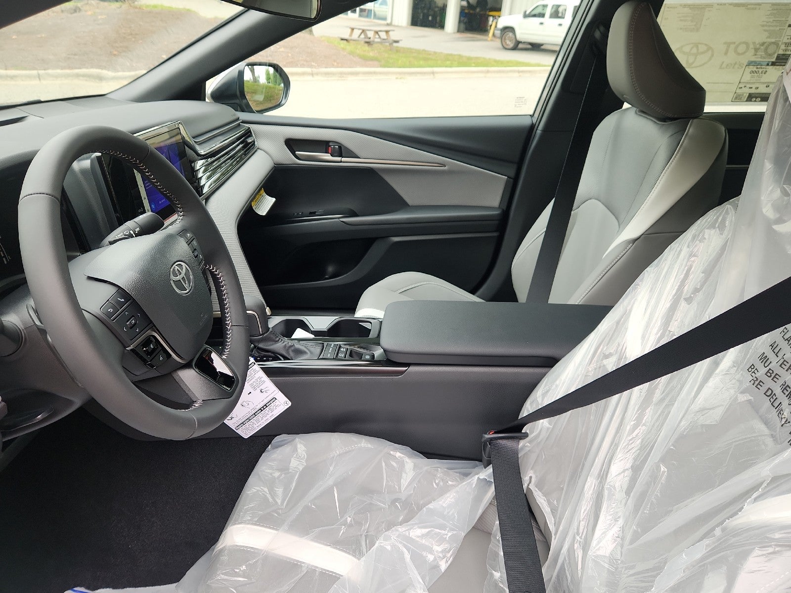 2026 Toyota Camry 4DR CVT HYB SE