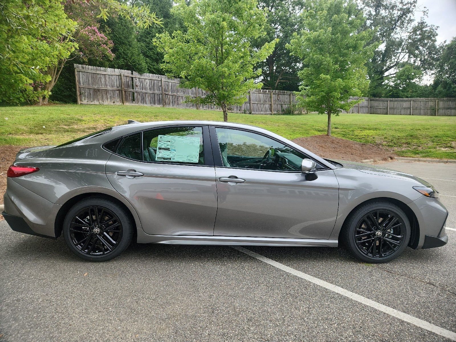2026 Toyota Camry 4DR CVT HYB SE