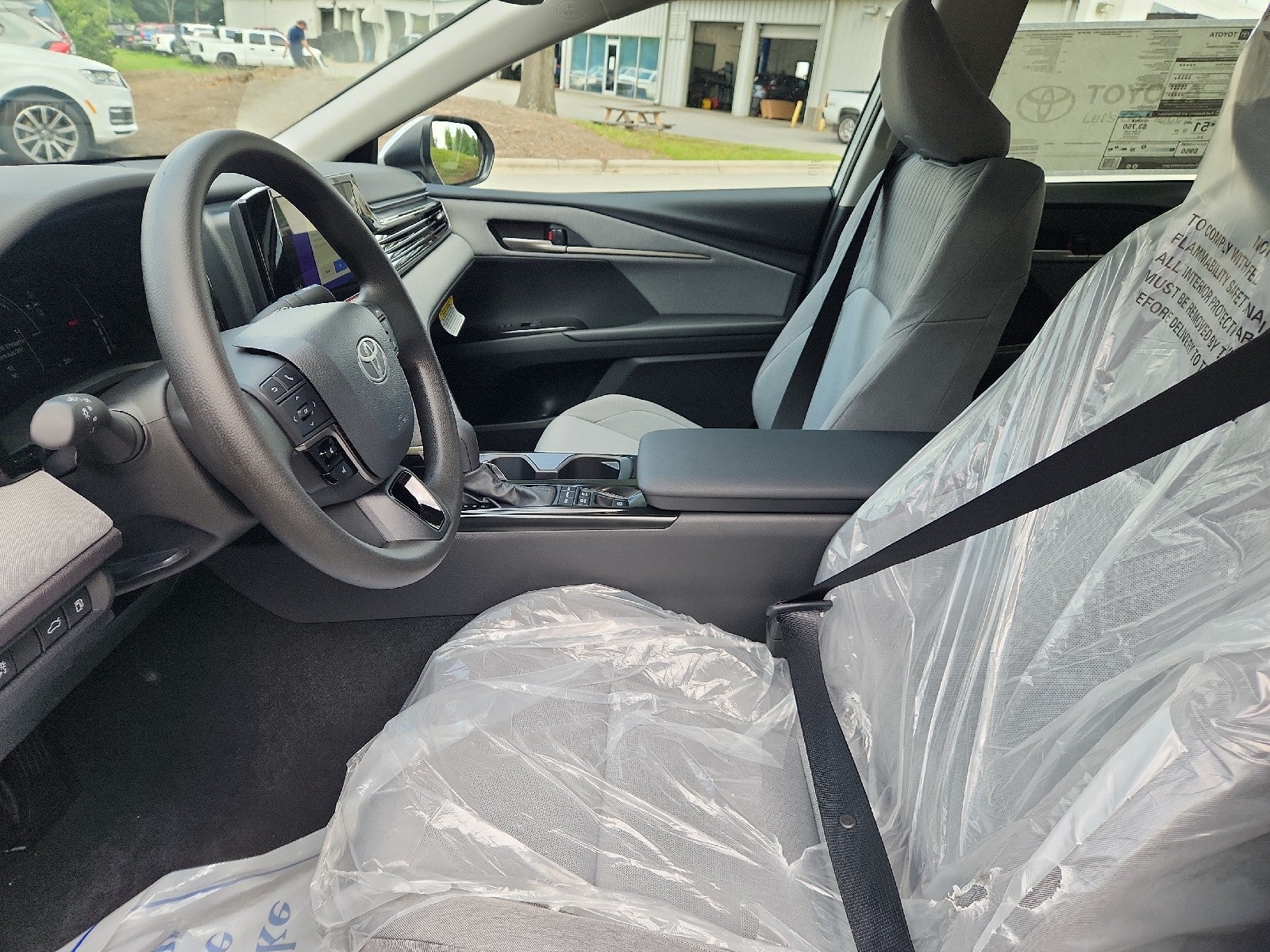 2026 Toyota Camry 4DR CVT HYB LE