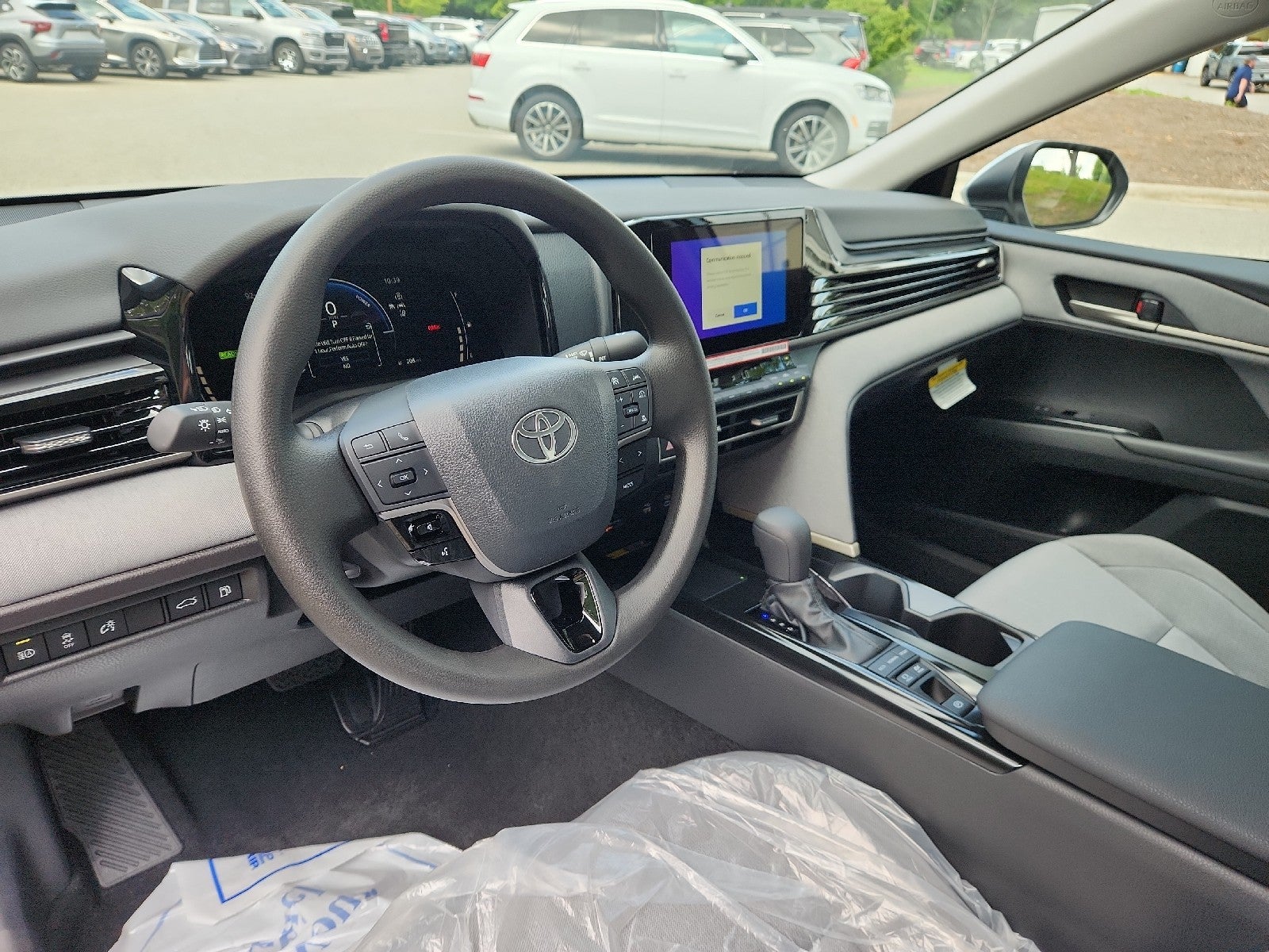 2026 Toyota Camry 4DR CVT HYB LE