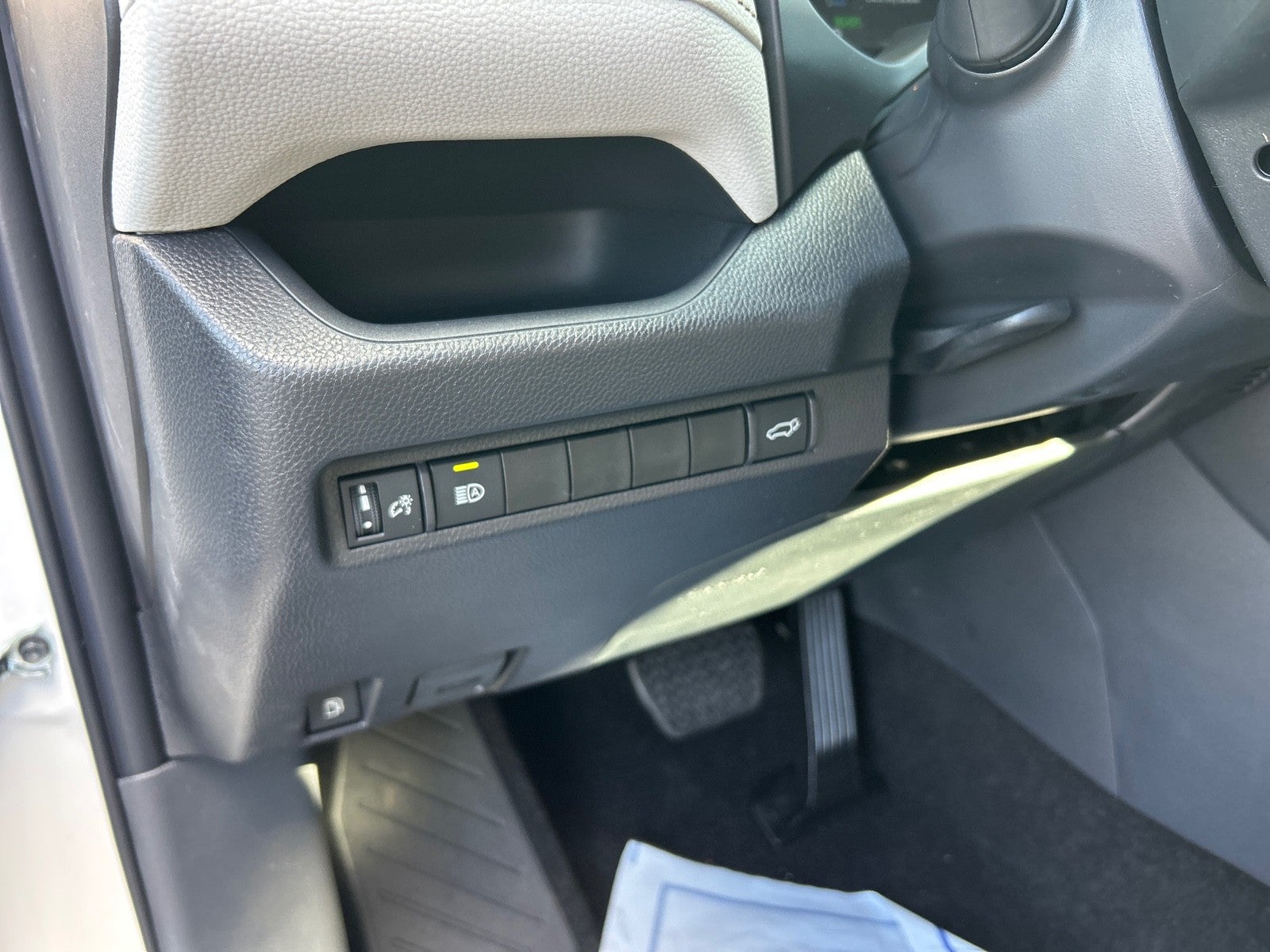 2025 Toyota RAV4 4DR AWD HYB XLE