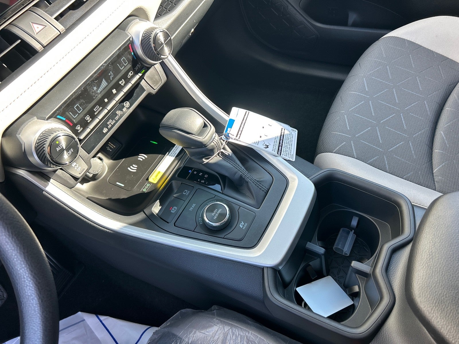 2025 Toyota RAV4 4DR AWD HYB XLE