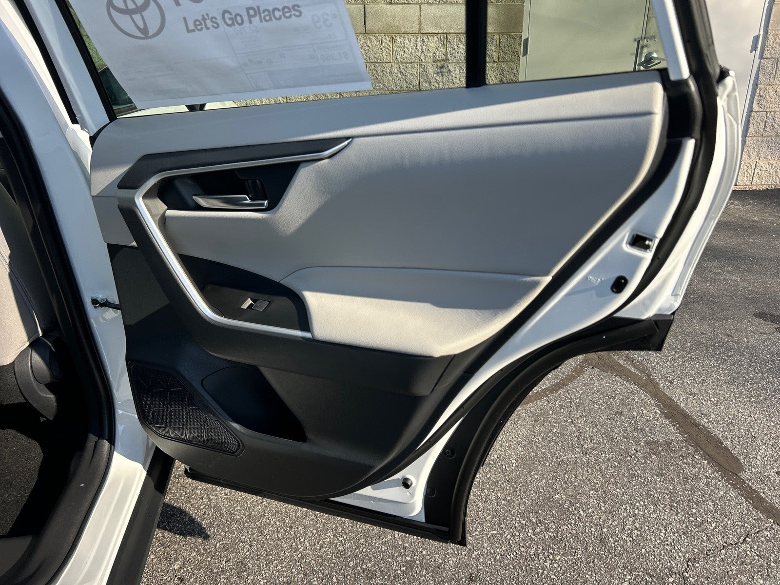 2025 Toyota RAV4 4DR AWD HYB XLE