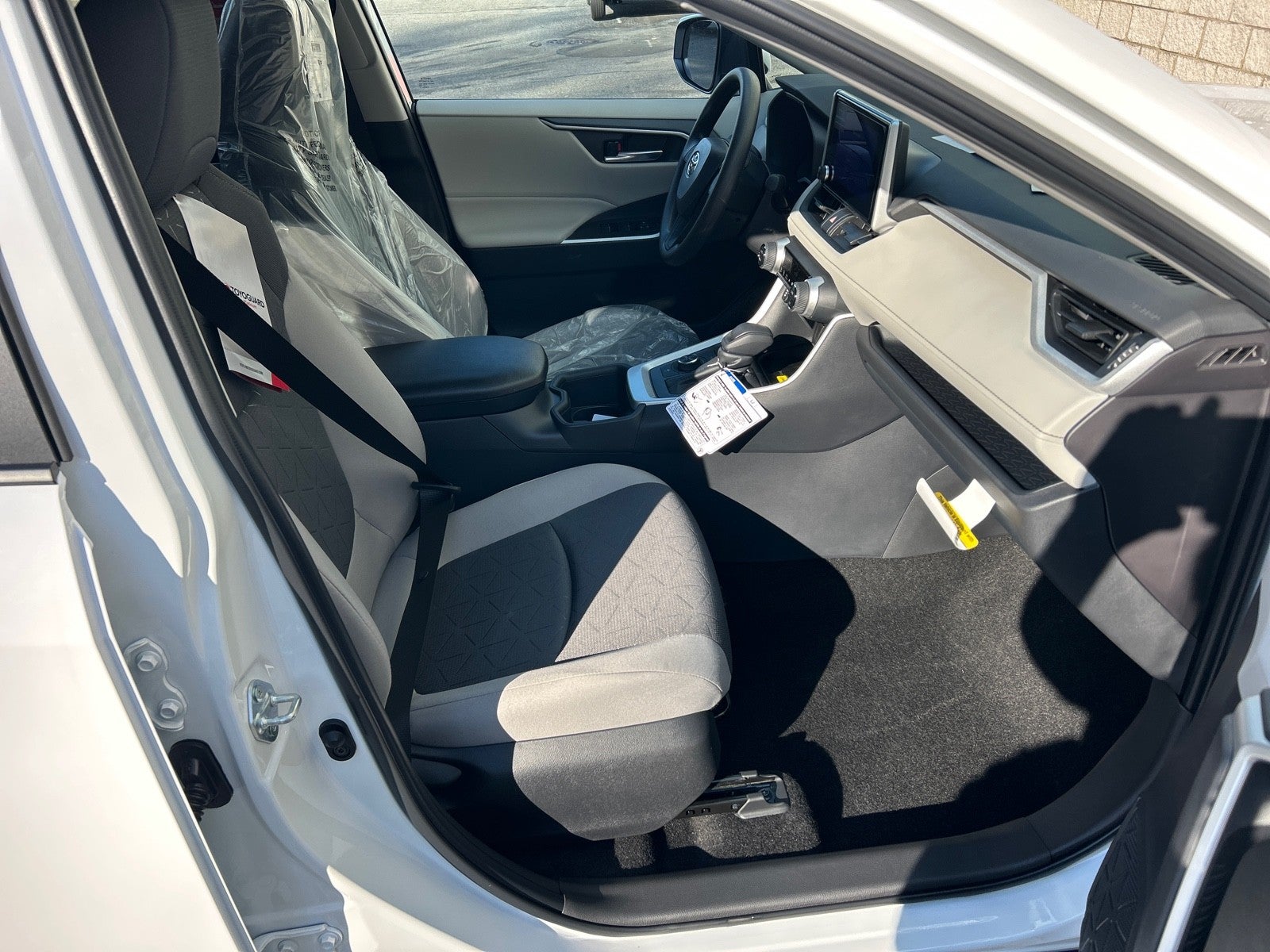 2025 Toyota RAV4 4DR AWD HYB XLE