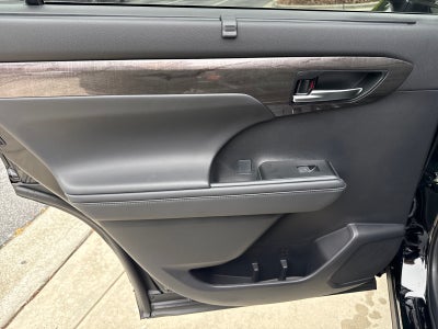 2026 Toyota Highlander Hybrid Hybrid Platinum