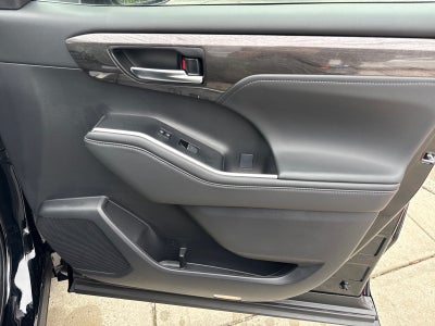 2026 Toyota Highlander Hybrid Hybrid Platinum