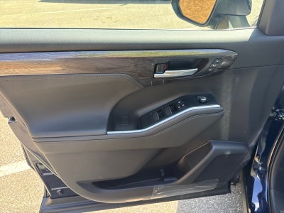2026 Toyota Highlander 4DR HYB AWD PLATINUM