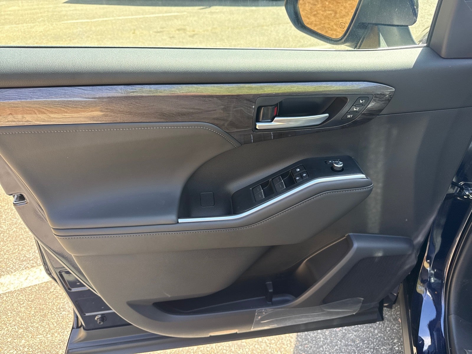 2026 Toyota Highlander 4DR HYB AWD PLATINUM