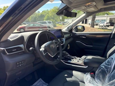 2026 Toyota Highlander 4DR HYB AWD PLATINUM