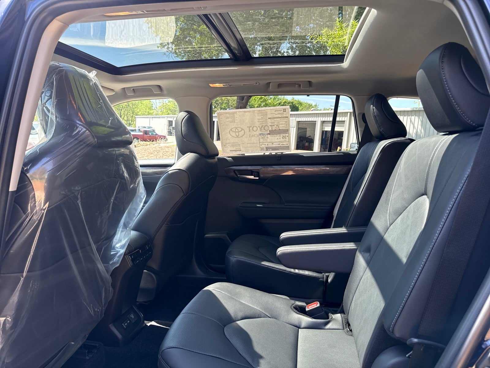 2026 Toyota Highlander 4DR HYB AWD PLATINUM