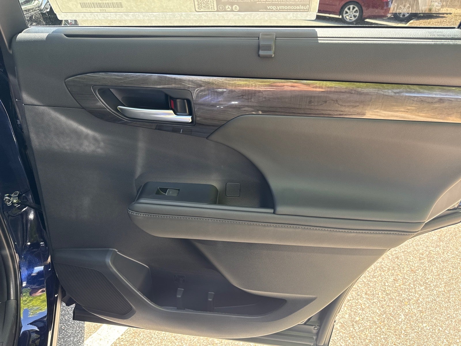 2026 Toyota Highlander 4DR HYB AWD PLATINUM