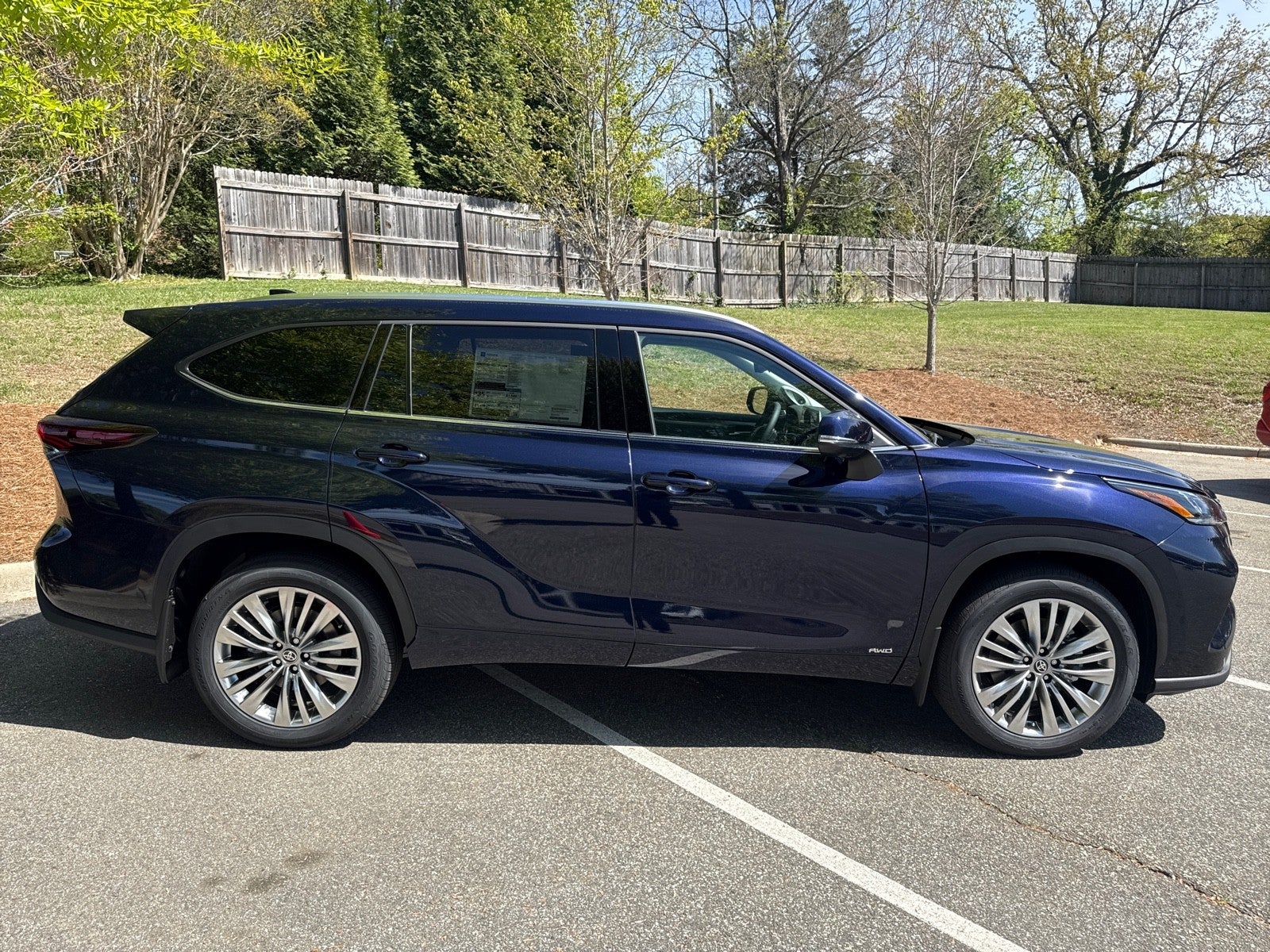 2026 Toyota Highlander 4DR HYB AWD PLATINUM