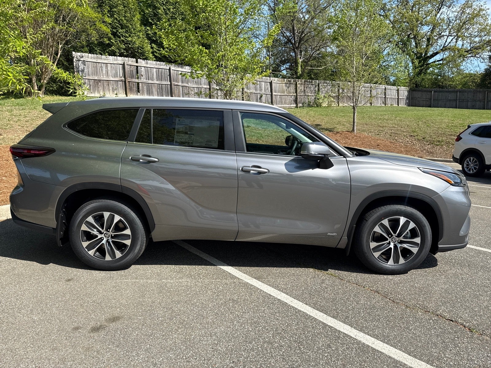 2026 Toyota Highlander 4DR HYB AWD XLE