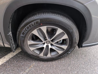 2026 Toyota Highlander 4DR AWD XLE