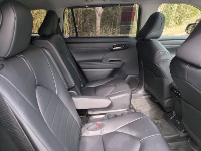 2026 Toyota Highlander 4DR AWD XLE