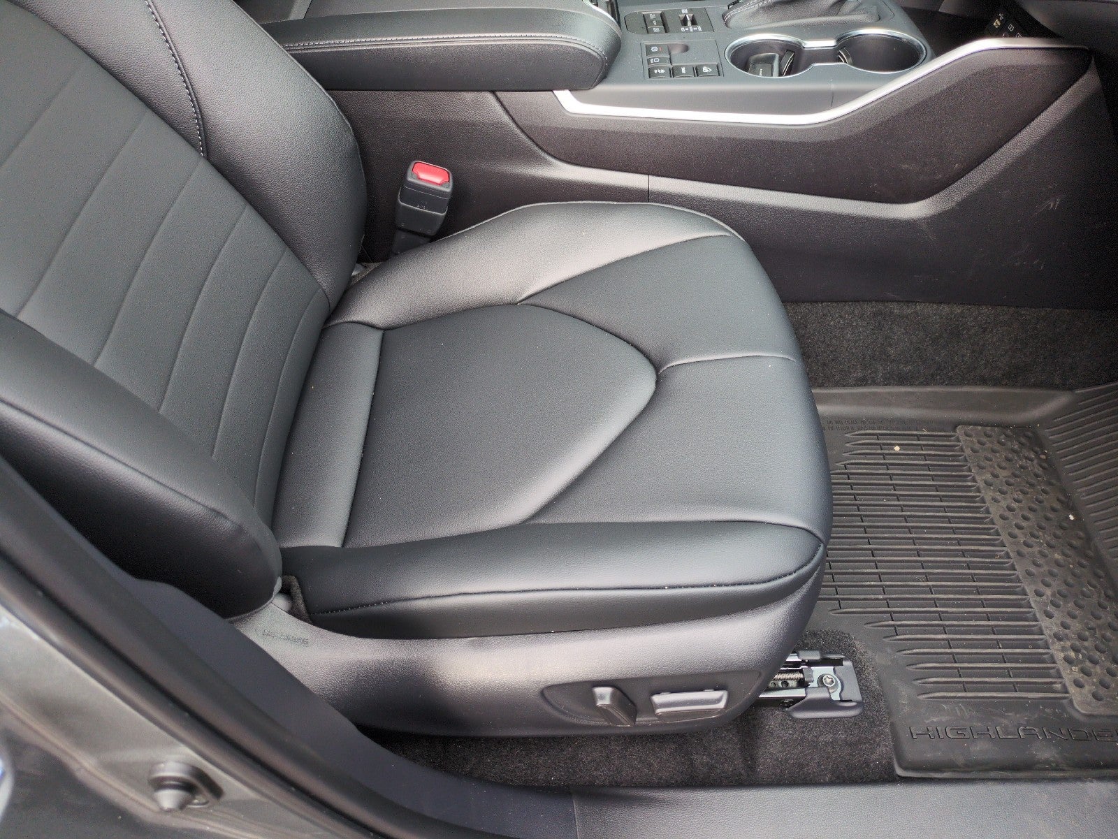 2026 Toyota Highlander 4DR AWD XLE