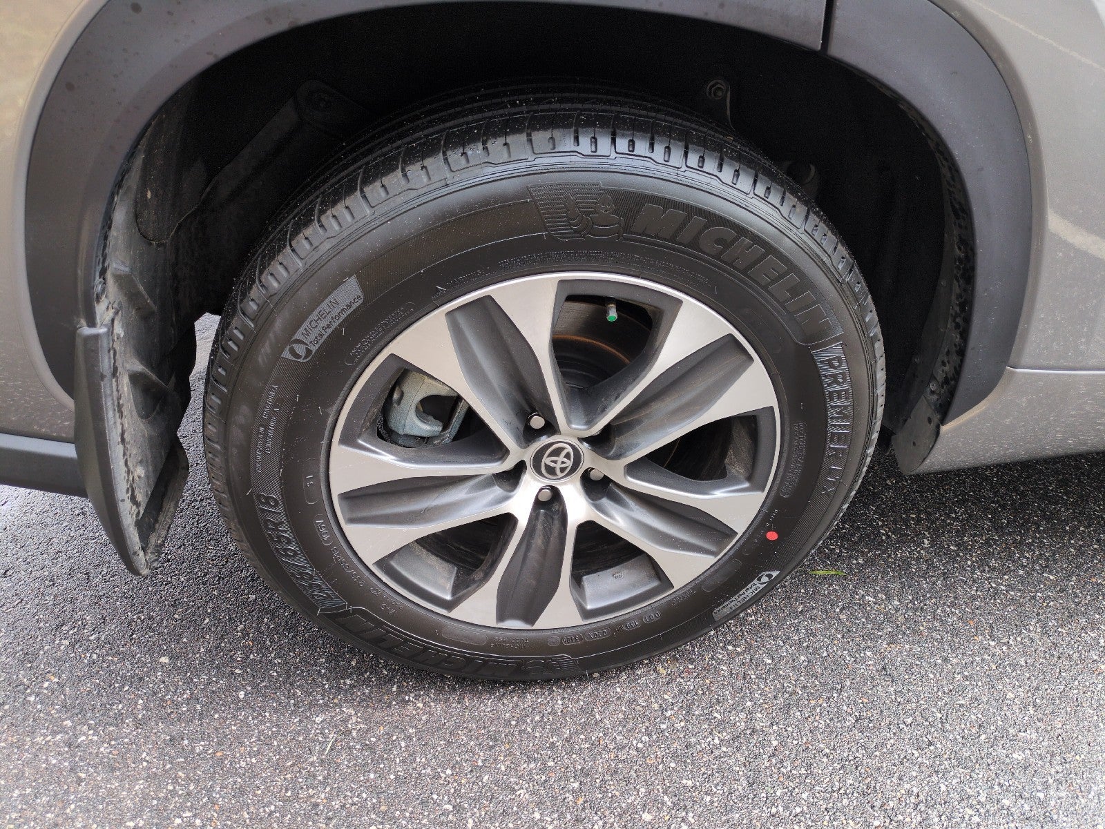 2026 Toyota Highlander 4DR AWD XLE