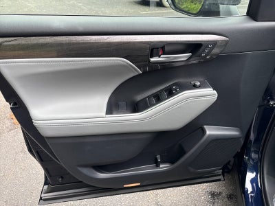 2026 Toyota Highlander 4DR AWD PLATINUM