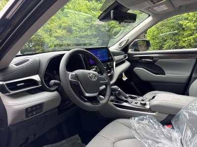 2026 Toyota Highlander 4DR AWD PLATINUM