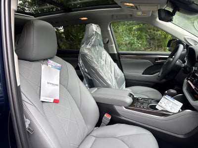 2026 Toyota Highlander 4DR AWD PLATINUM