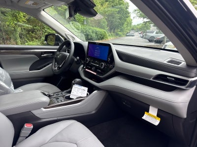 2026 Toyota Highlander 4DR AWD PLATINUM