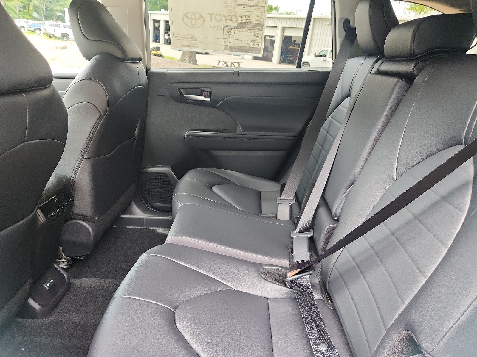2026 Toyota Highlander 4DR AWD XLE