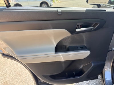 2026 Toyota Highlander 4DR AWD XLE