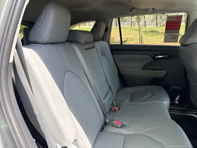 2026 Toyota Highlander 4DR AWD XLE