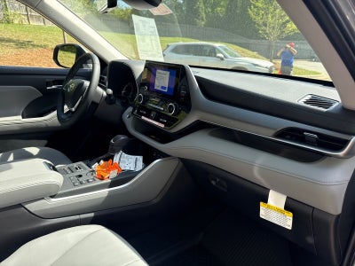 2026 Toyota Highlander 4DR AWD XLE