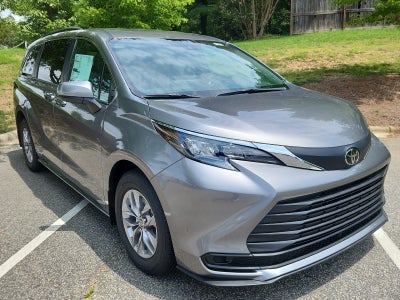 2026 Toyota Sienna 4DR AWD 8P LE