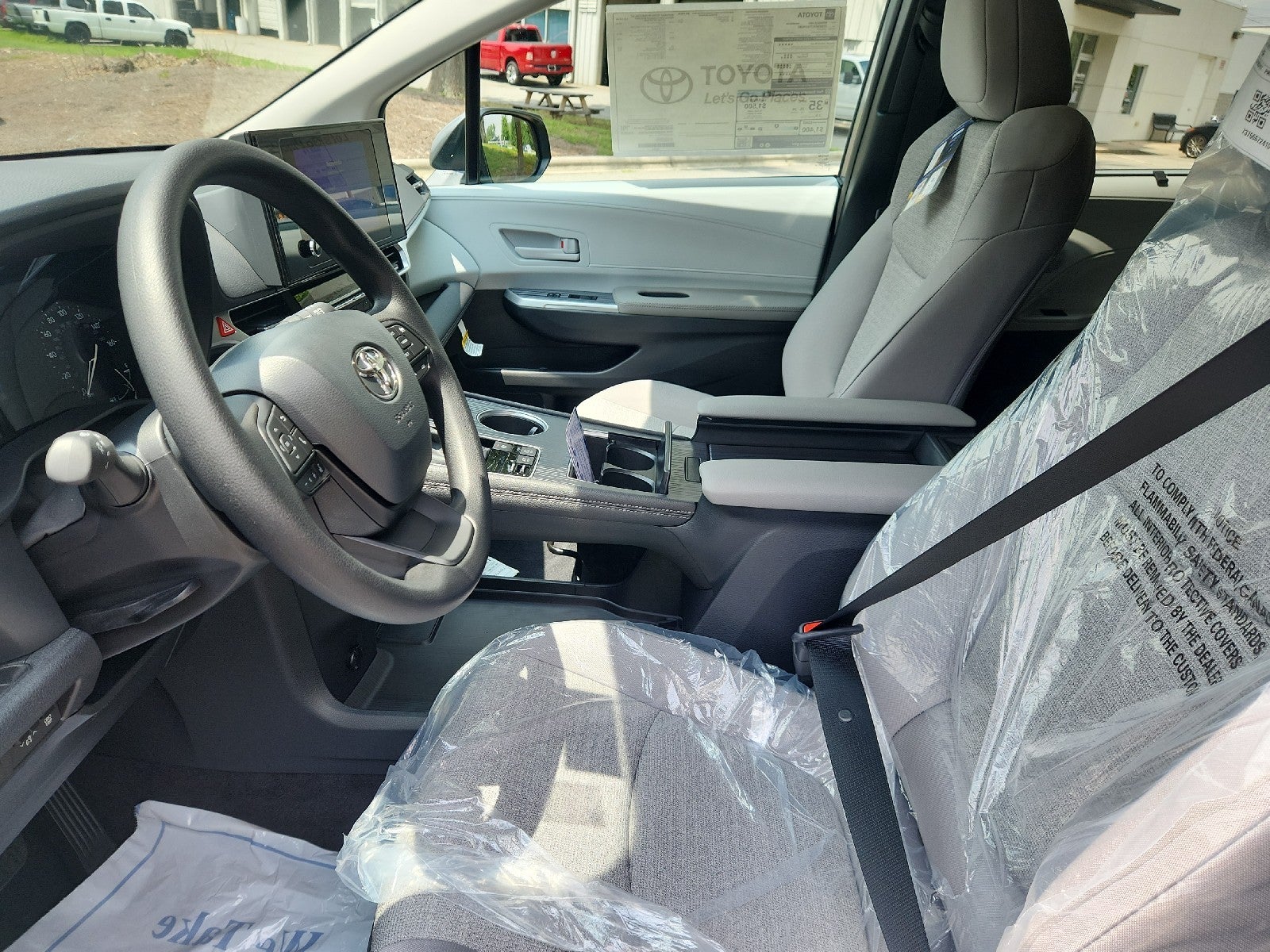 2026 Toyota Sienna 4DR AWD 8P LE
