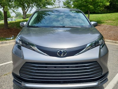 2026 Toyota Sienna 4DR AWD 8P LE