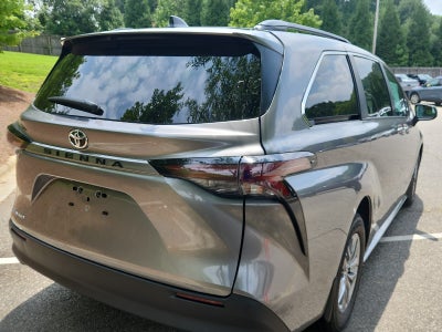 2026 Toyota Sienna 4DR AWD 8P LE