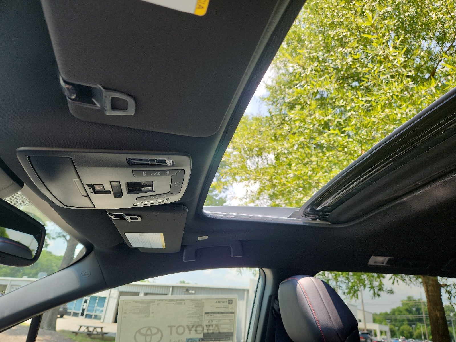 2026 Toyota Sienna 4DR FWD 7P XSE