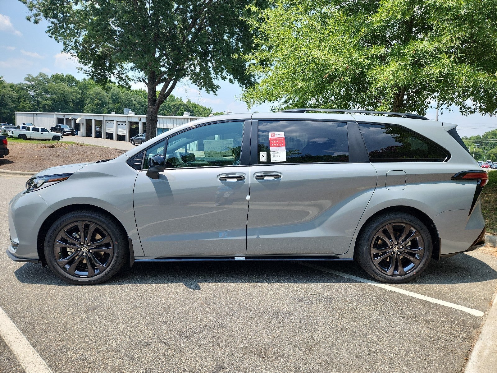 2026 Toyota Sienna 4DR FWD 7P XSE