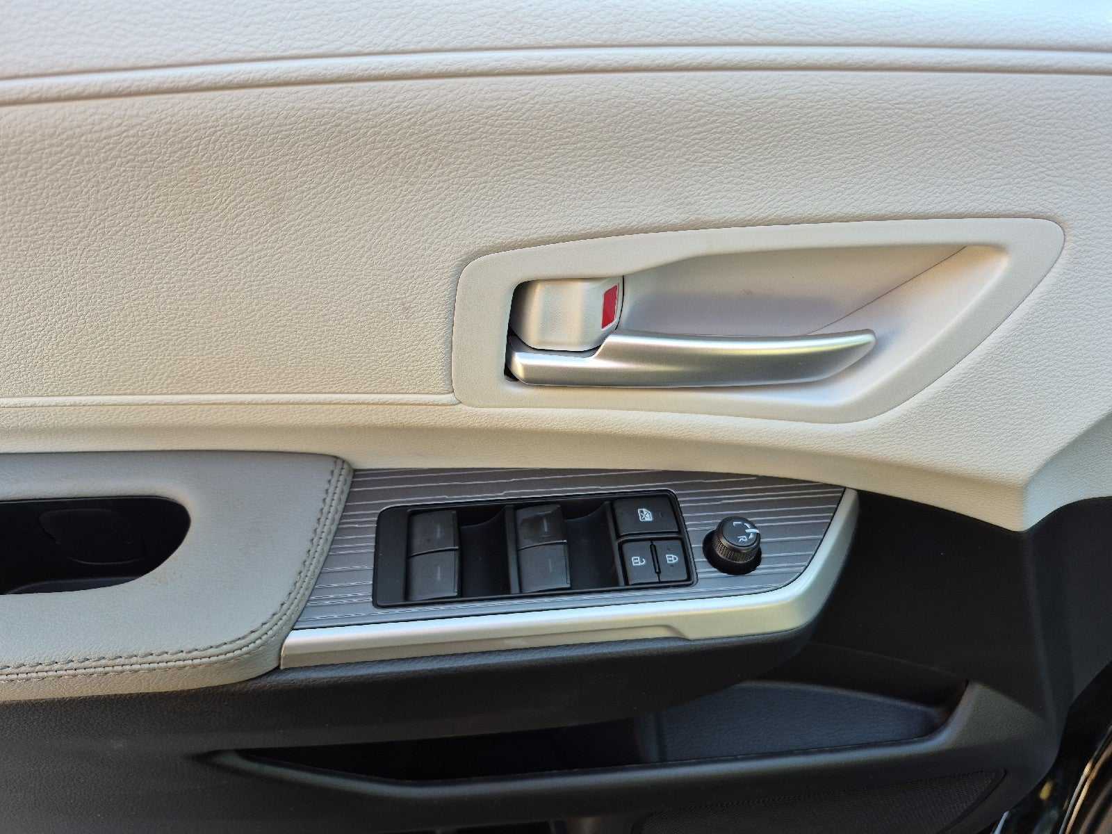 2026 Toyota Sienna 4DR FWD 8P XLE