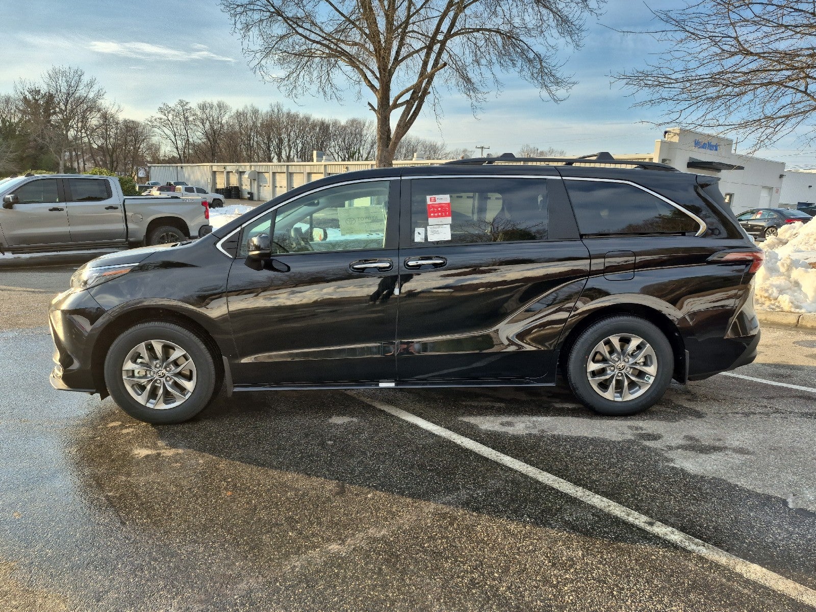 2026 Toyota Sienna 4DR FWD 8P XLE