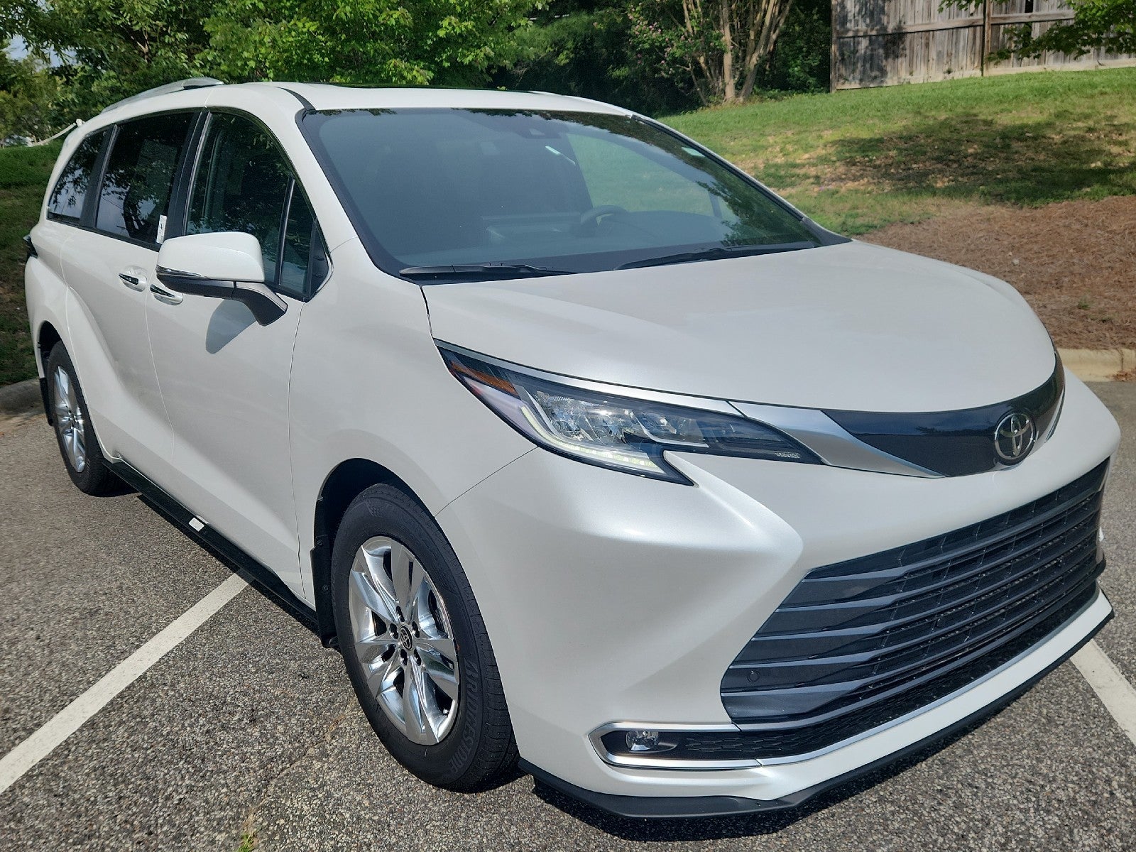 2026 Toyota Sienna 4DR FWD 7P LIMITED