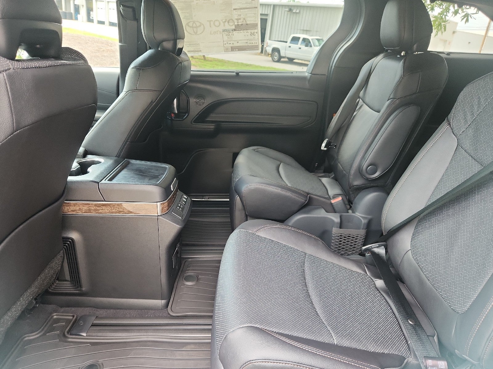 2026 Toyota Sienna 4DR FWD 7P LIMITED