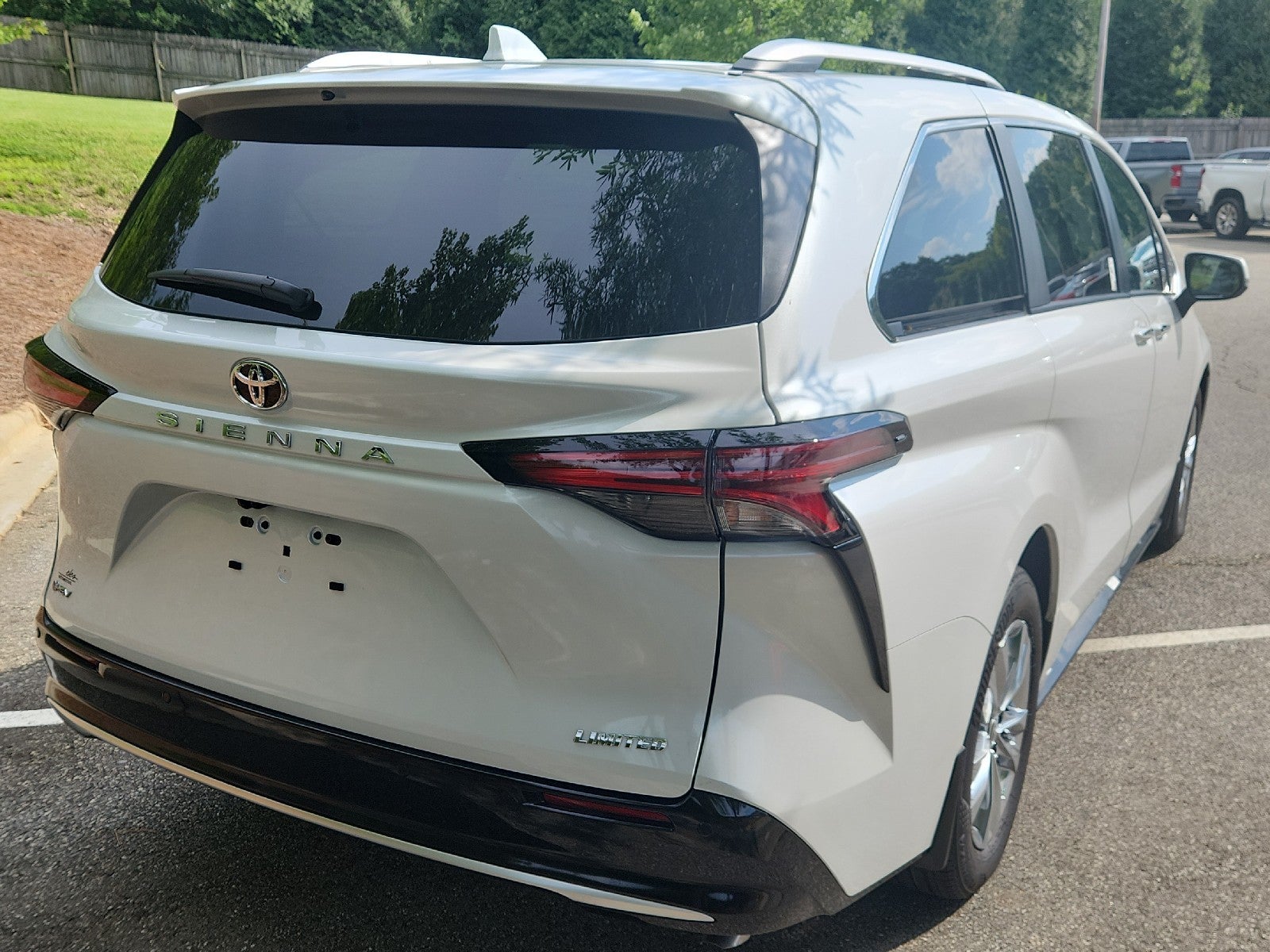 2026 Toyota Sienna 4DR FWD 7P LIMITED