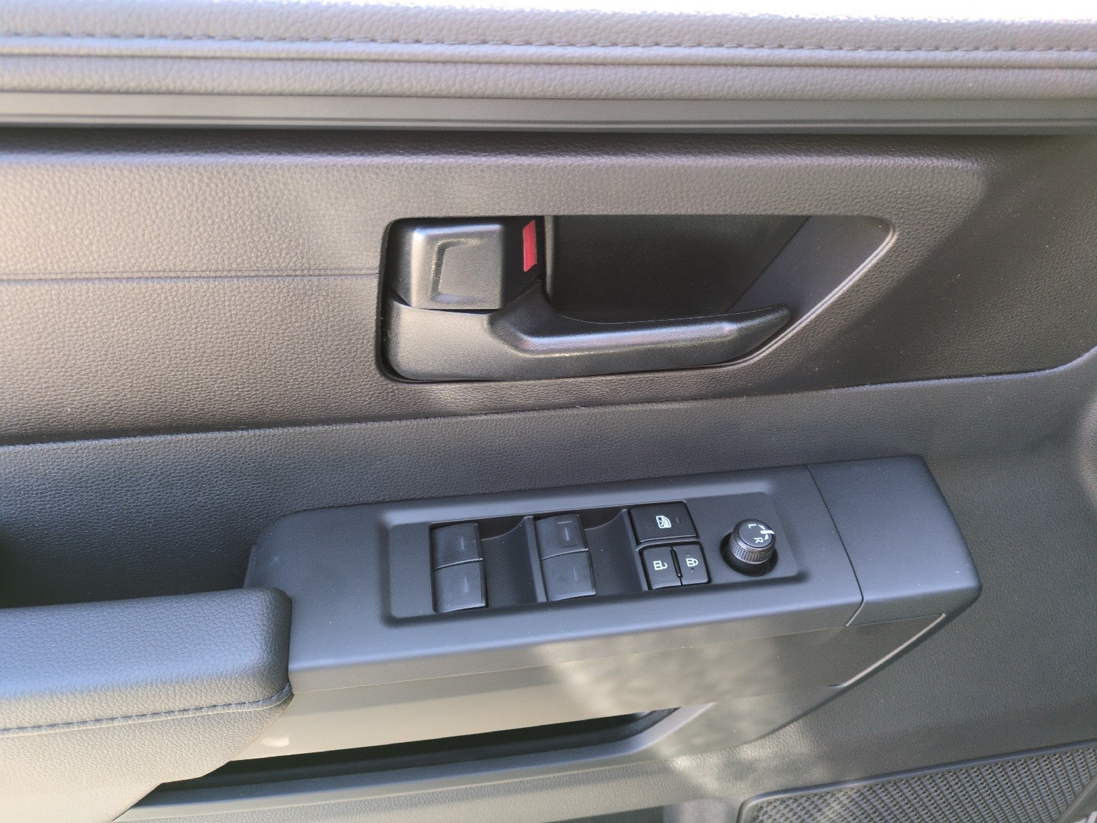 2026 Toyota Tundra 4WD 4WD CREW SR 5.5'