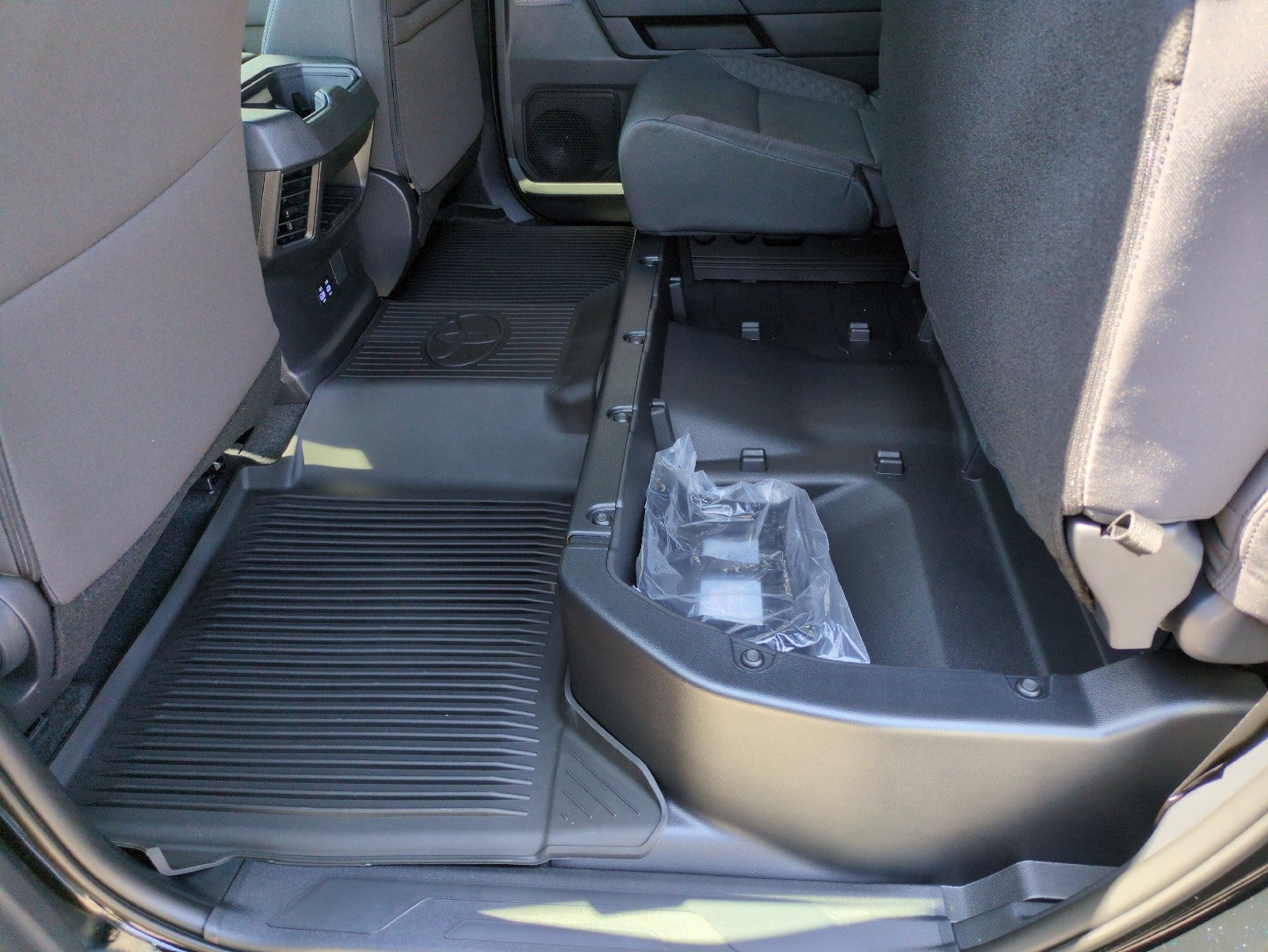 2026 Toyota Tundra 4WD 4WD CREW SR 5.5'