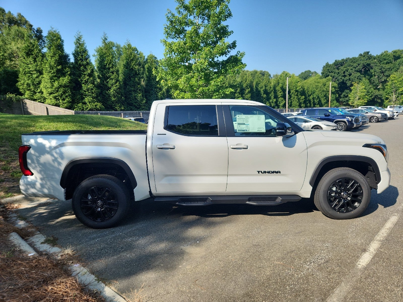 2026 Toyota Tundra 4WD 4WD CREW LIMITED 5.5