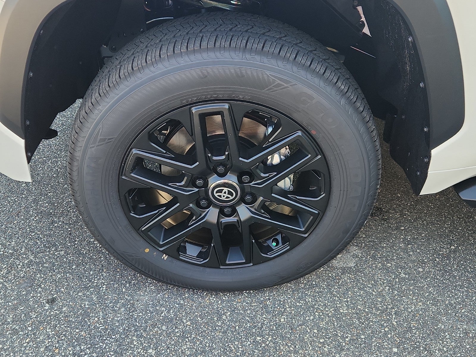 2026 Toyota Tundra 4WD 4WD CREW LIMITED 5.5