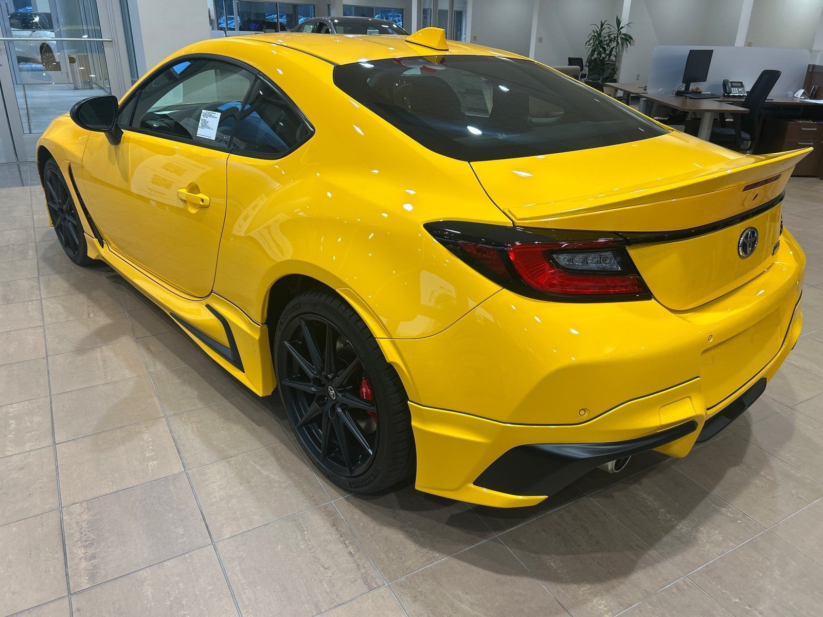 2026 Toyota GR86 2DR AT YUZU EDITION