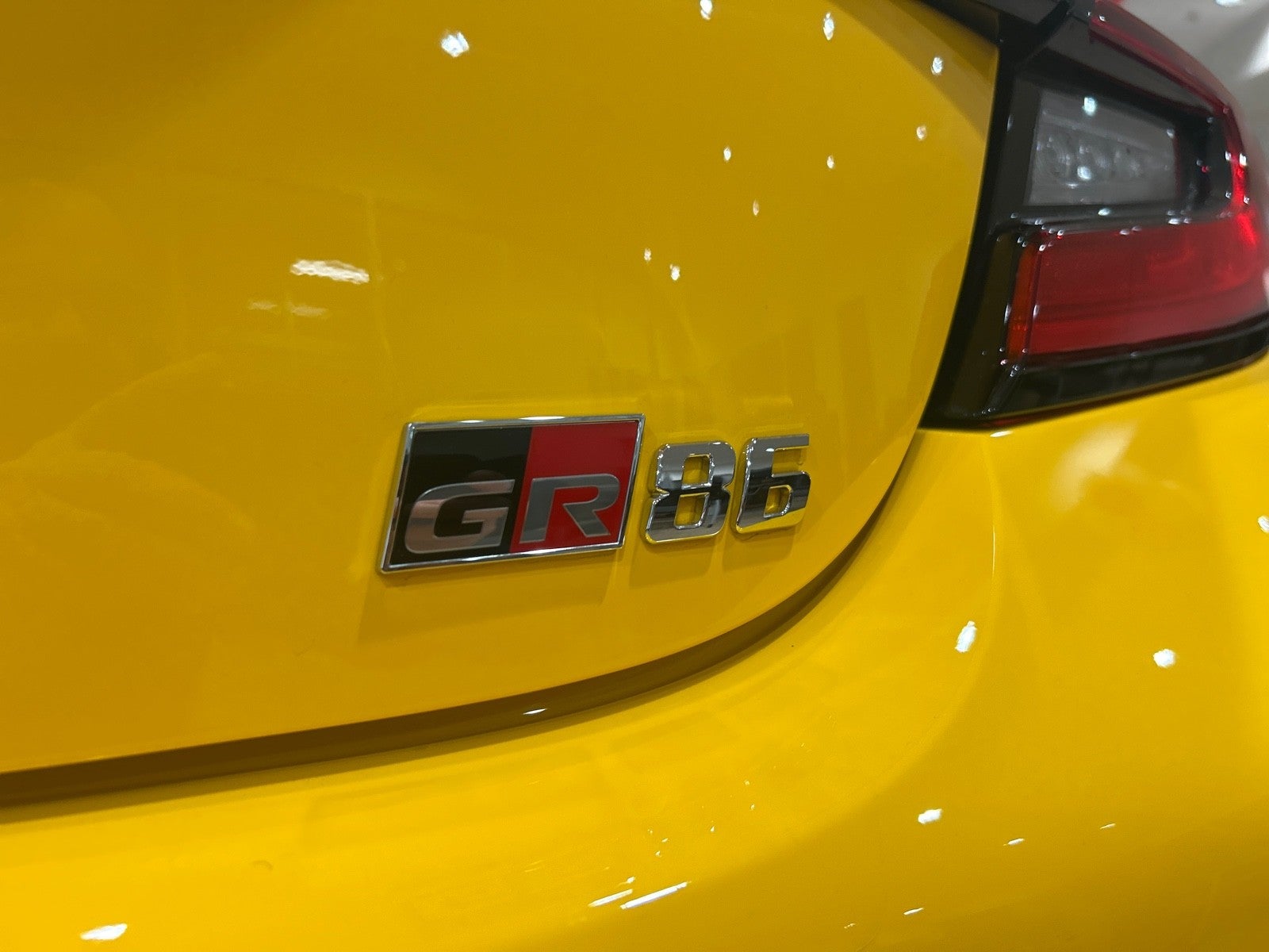 2026 Toyota GR86 2DR AT YUZU EDITION