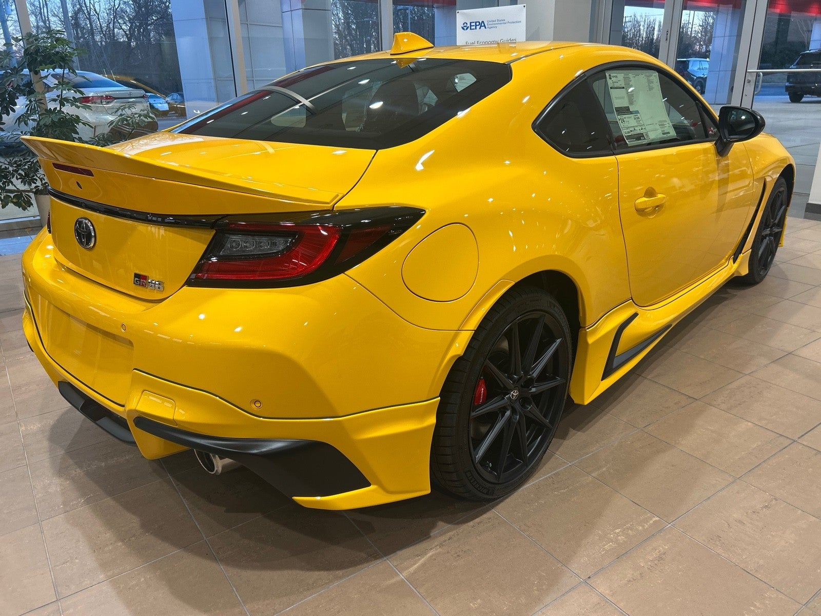 2026 Toyota GR86 2DR AT YUZU EDITION